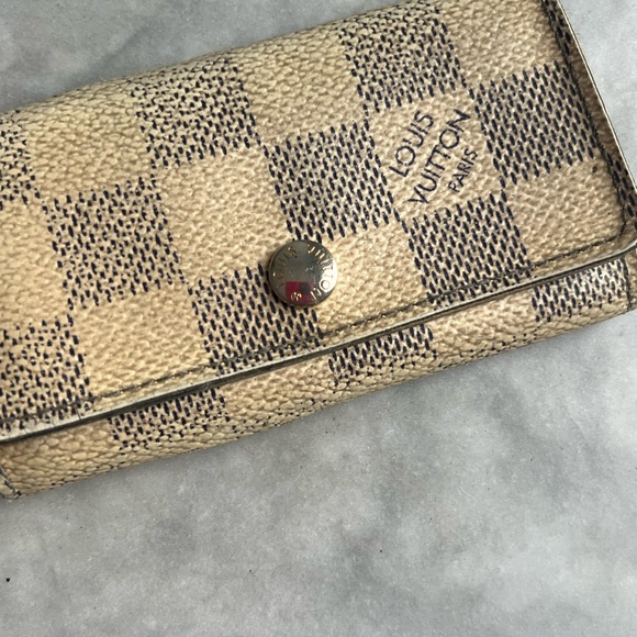 Louis Vuitton Damier Azur Four Key Holder CT3142 - Picture 5 of 16